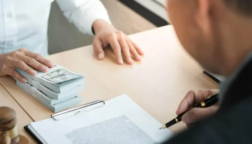 Depozyt notarialny: Kto ponosi koszty i jak chroni Twoje pieniądze?