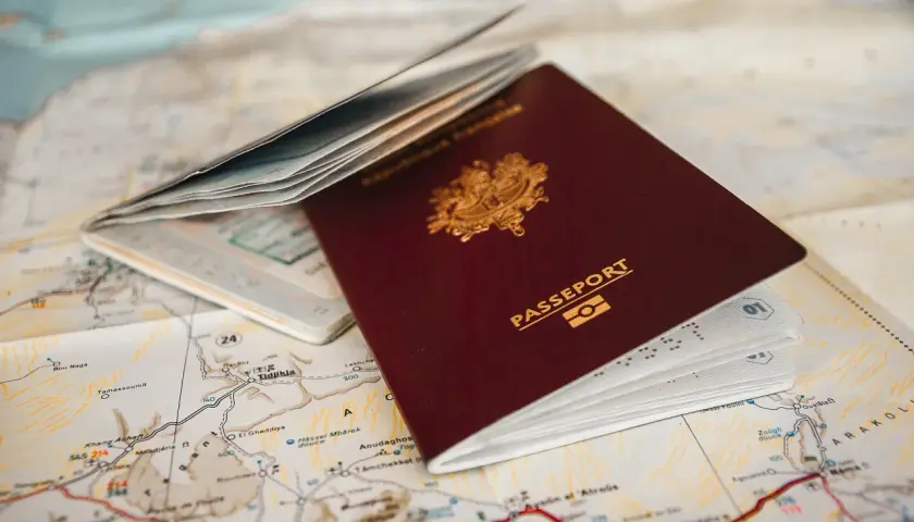 Zgoda na paszport dla dziecka u notariusza: Ile kosztuje i jak zaoszczędzić?